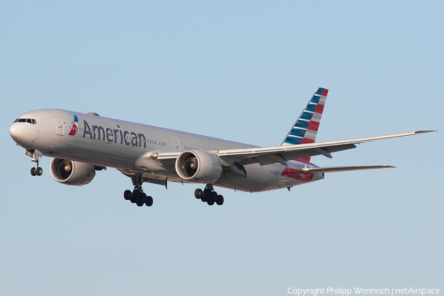 American Airlines Boeing 777-323(ER) (N723AN) | Photo 308444