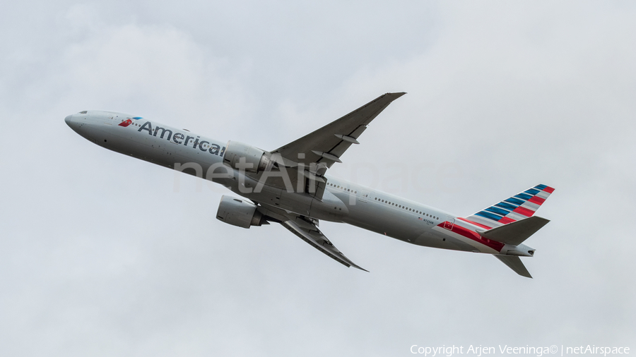 American Airlines Boeing 777-323(ER) (N723AN) | Photo 352423