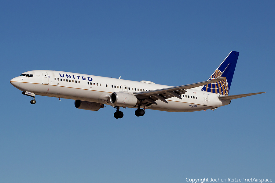 United Airlines Boeing 737-924 (N72405) | Photo 98857