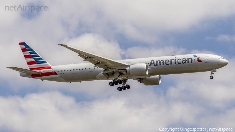 American Airlines Boeing 777-323(ER) (N724AN) | Photo 358370