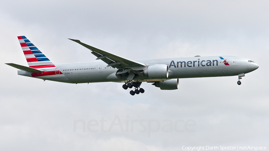 American Airlines Boeing 777-323(ER) (N724AN) | Photo 267135