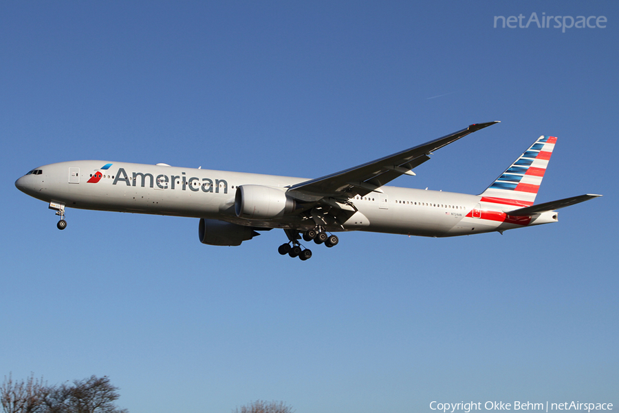 American Airlines Boeing 777-323(ER) (N724AN) | Photo 41516