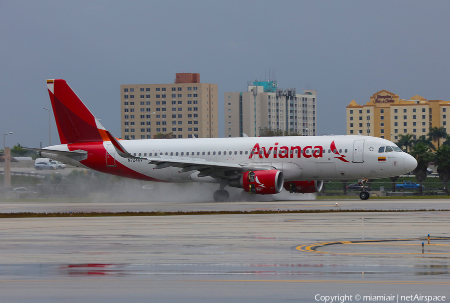 Avianca Airbus A320-214 (N724AV) | Photo 95822