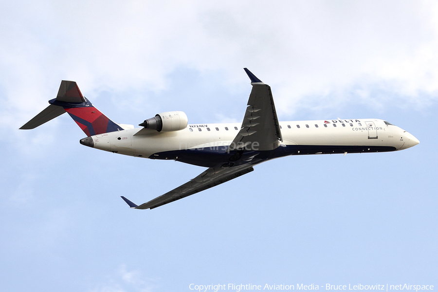 Delta Connection (ExpressJet Airlines) Bombardier CRJ-701ER (N724EV) | Photo 151985
