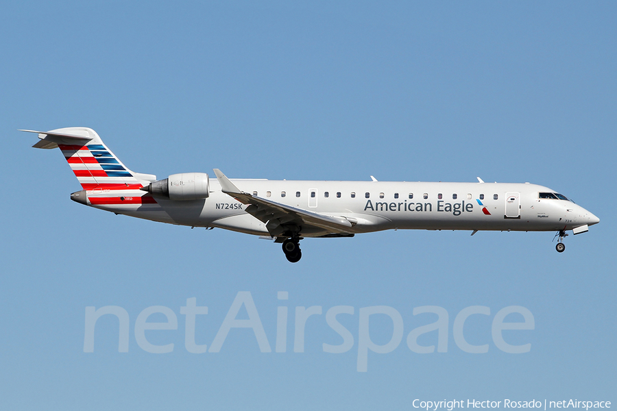 American Eagle (SkyWest Airlines) Bombardier CRJ-701ER (N724SK) | Photo 199909