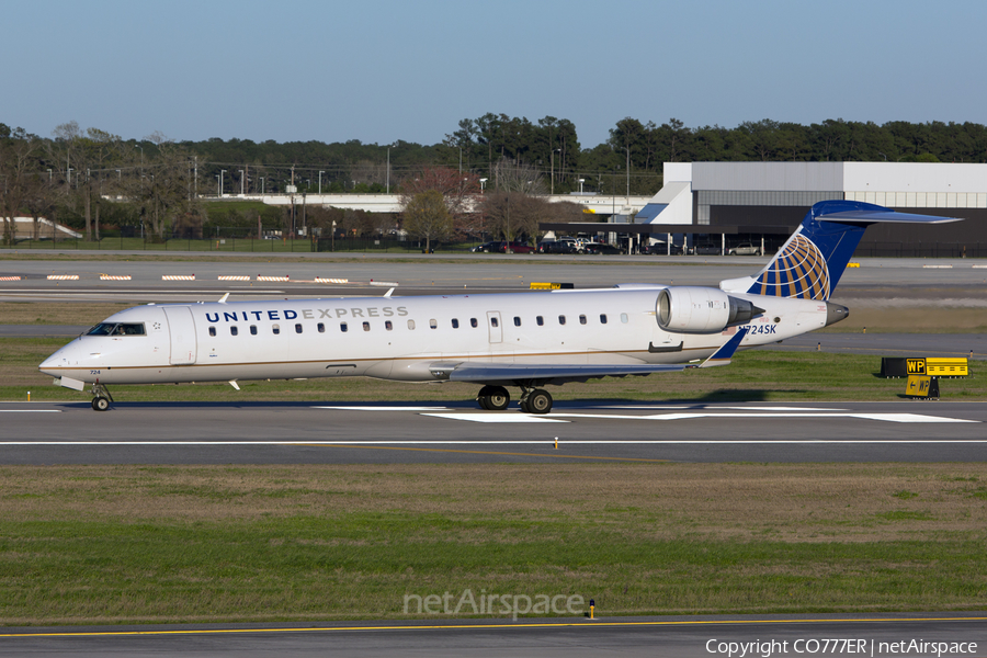 United Express (SkyWest Airlines) Bombardier CRJ-701ER (N724SK) | Photo 46575