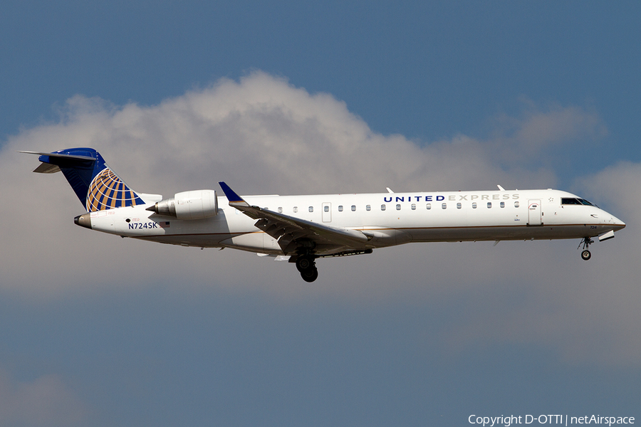 United Express (SkyWest Airlines) Bombardier CRJ-701ER (N724SK) | Photo 453697