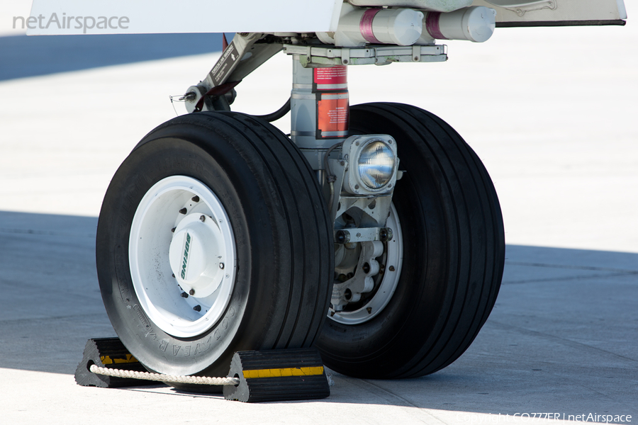 Fry's Electronics Boeing 727-281(Adv RE) (N724YS) | Photo 37662