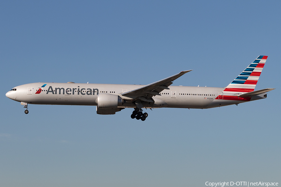 American Airlines Boeing 777-323(ER) (N725AN) | Photo 145225