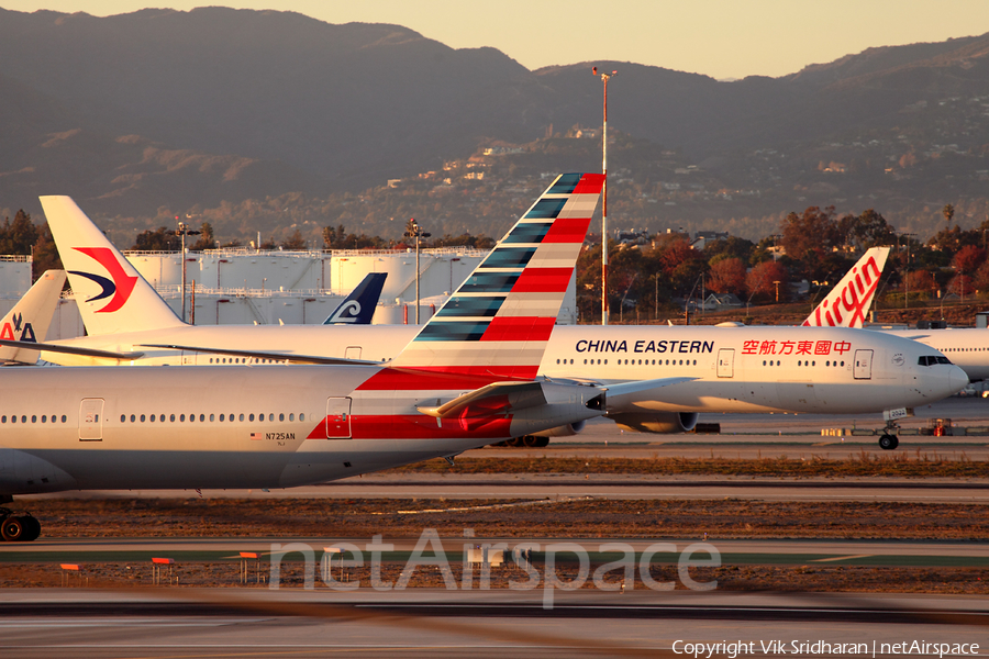 American Airlines Boeing 777-323(ER) (N725AN) | Photo 92181