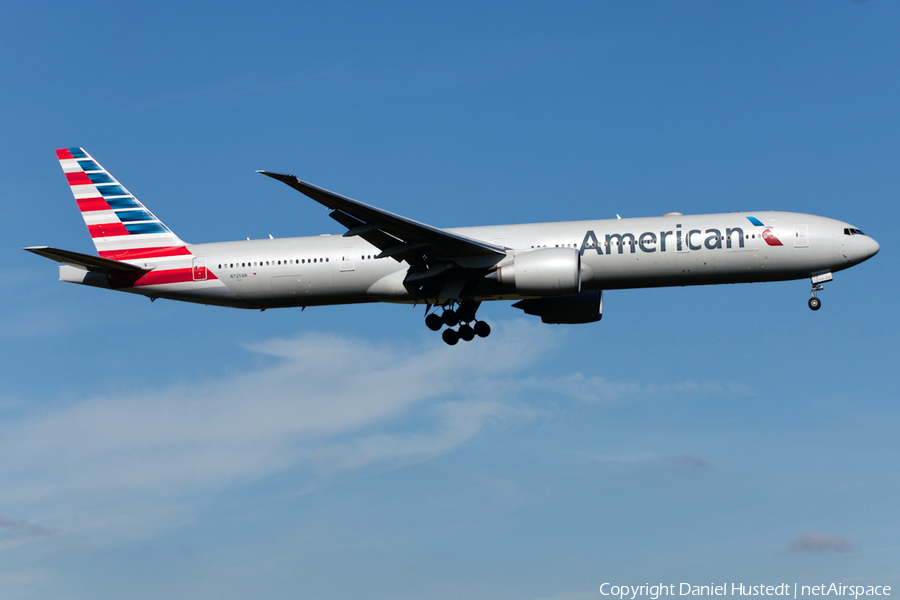 American Airlines Boeing 777-323(ER) (N725AN) | Photo 485081