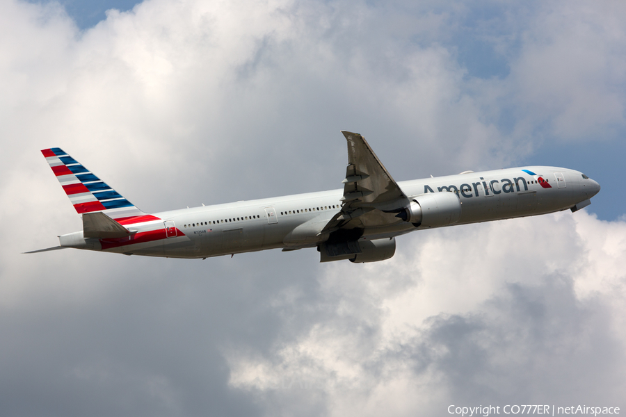 American Airlines Boeing 777-323(ER) (N725AN) | Photo 57170