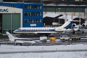 (Private) Bombardier BD-700-1A10 Global Express (N725LB) at  Zurich - Kloten, Switzerland