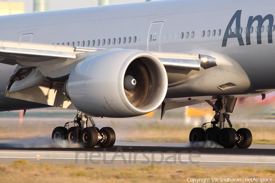 American Airlines Boeing 777-323(ER) (N726AN) | Photo 154686