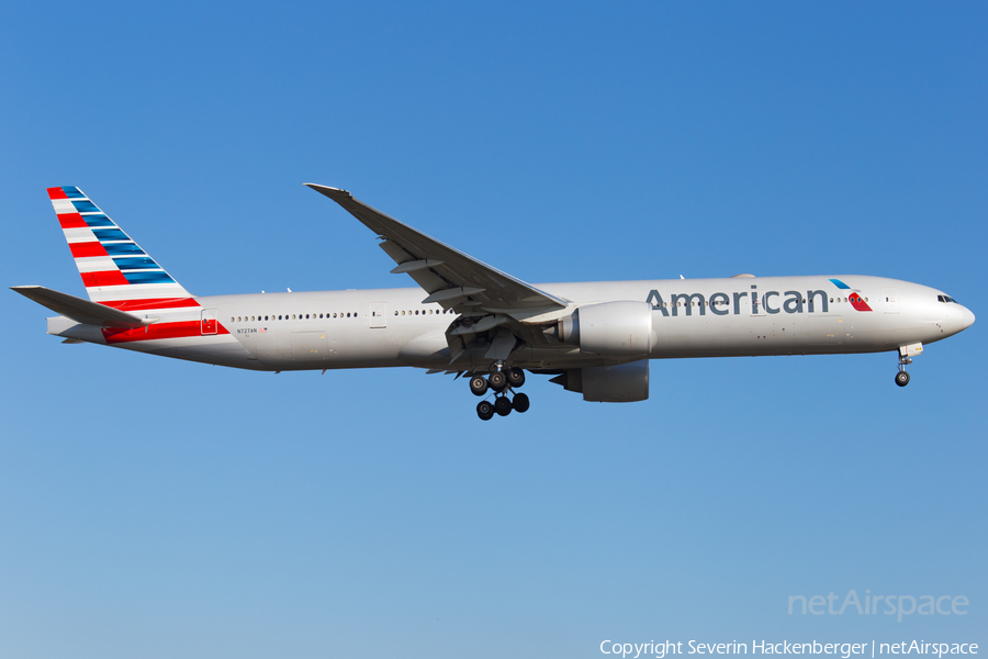 American Airlines Boeing 777-323(ER) (N727AN) | Photo 226324