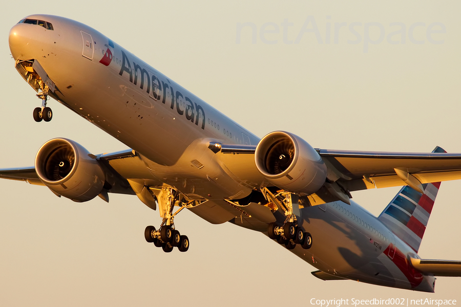 American Airlines Boeing 777-323(ER) (N727AN) | Photo 43477