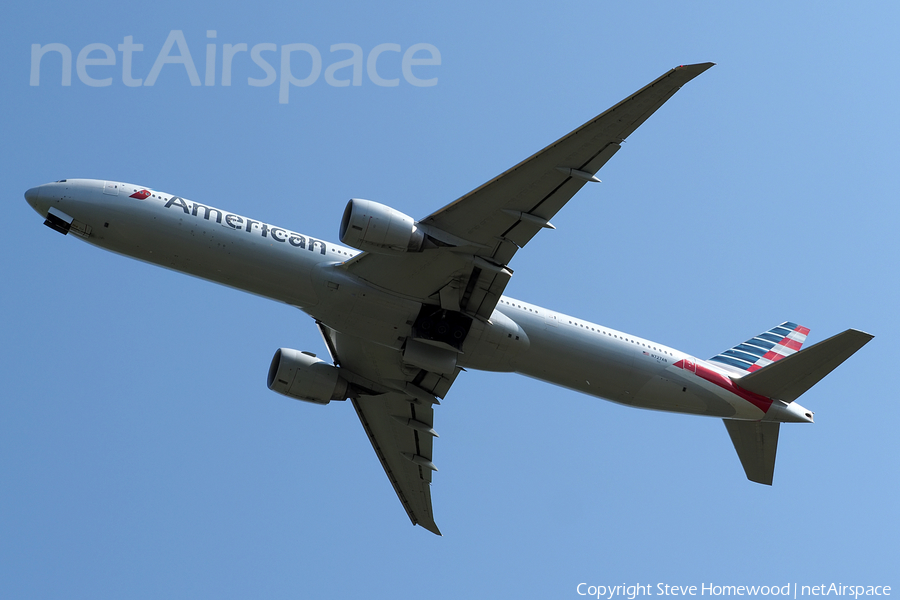 American Airlines Boeing 777-323(ER) (N727AN) | Photo 670054