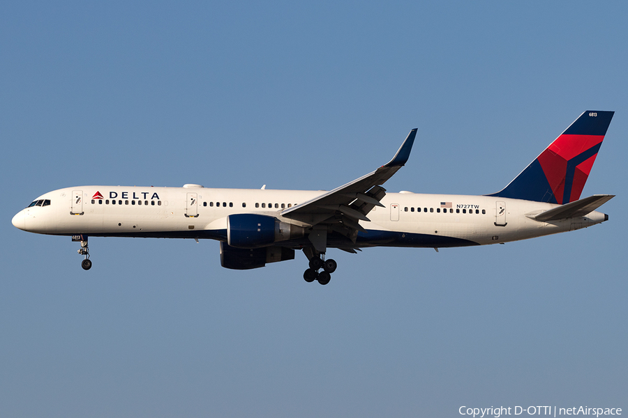 Delta Air Lines Boeing 757-231 (N727TW) | Photo 144336
