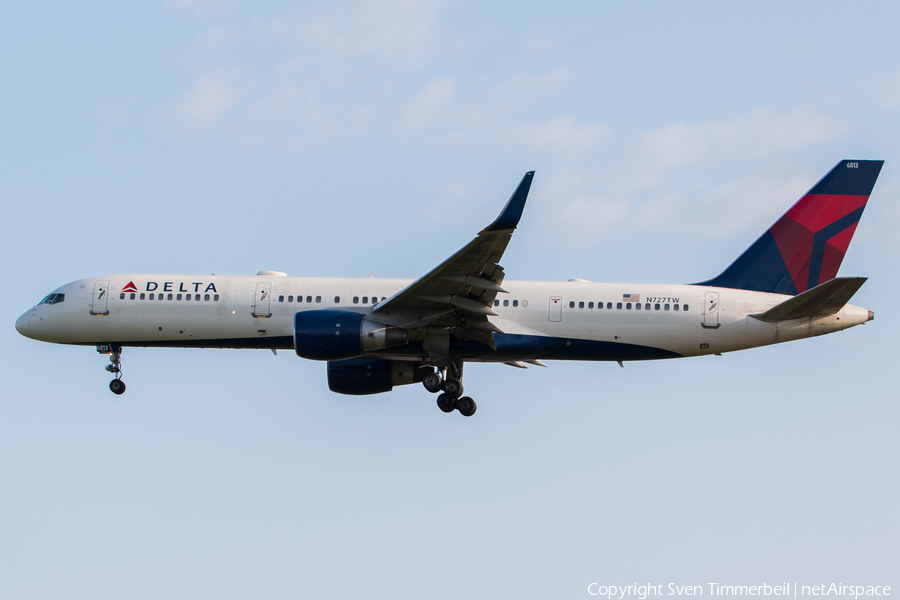 Delta Air Lines Boeing 757-231 (N727TW) | Photo 185381