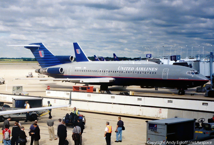 United Airlines Boeing 727-222(Adv) (N7284U) | Photo 385285