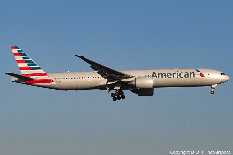 American Airlines Boeing 777-323(ER) (N728AN) | Photo 141221