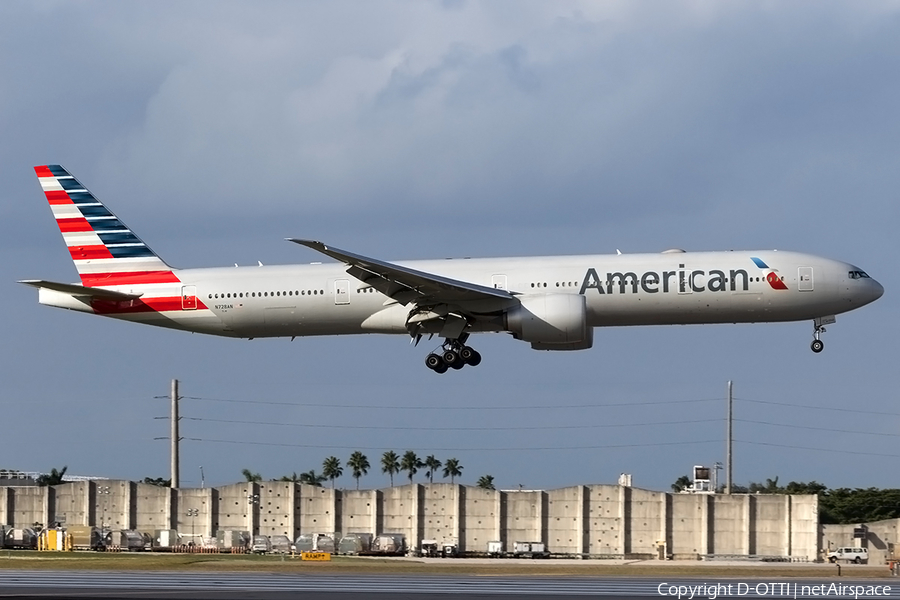 American Airlines Boeing 777-323(ER) (N728AN) | Photo 138047
