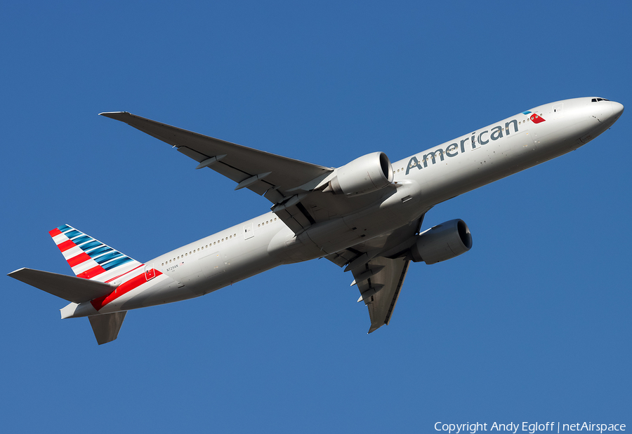 American Airlines Boeing 777-323(ER) (N729AN) | Photo 392069
