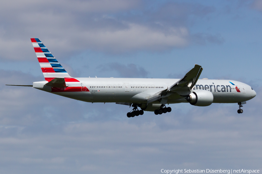 American Airlines Boeing 777-323(ER) (N729AN) | Photo 164916