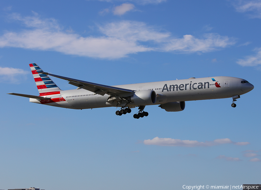 American Airlines Boeing 777-323(ER) (N729AN) | Photo 281167