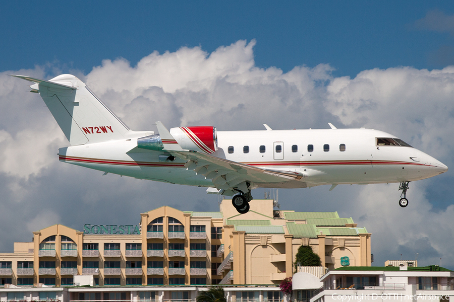Executive Jet Management Bombardier CL-600-2B16 Challenger 604 (N72WY) | Photo 216831