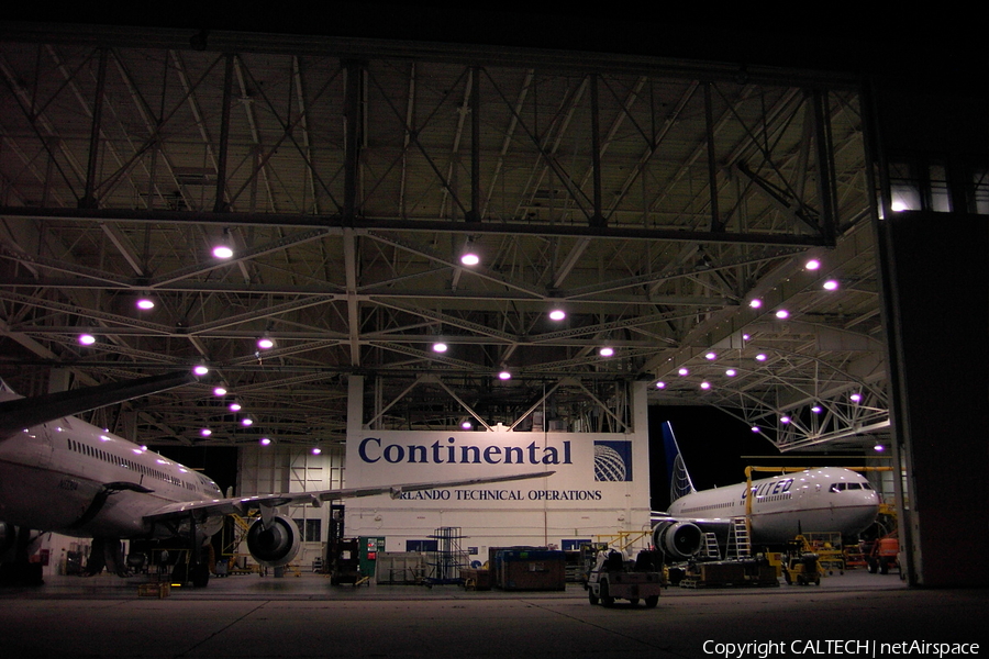 United Airlines Boeing 767-224(ER) (N73152) | Photo 26699