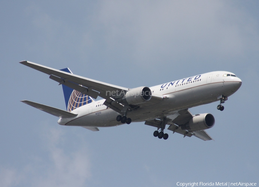 United Airlines Boeing 767-224(ER) (N73152) | Photo 304495