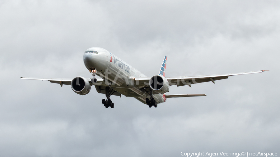 American Airlines Boeing 777-323(ER) (N732AN) | Photo 379625