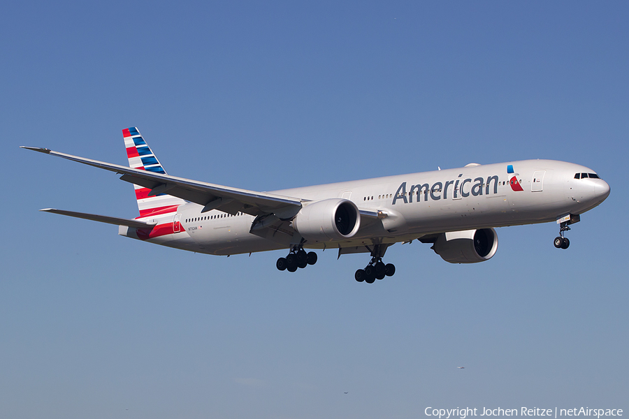 American Airlines Boeing 777-323(ER) (N732AN) | Photo 103804