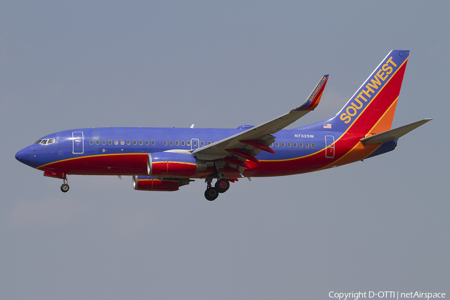 Southwest Airlines Boeing 737-7H4 (N732SW) | Photo 385369