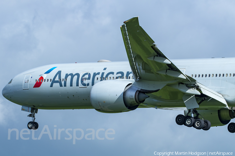 American Airlines Boeing 777-323(ER) (N733AR) | Photo 287191