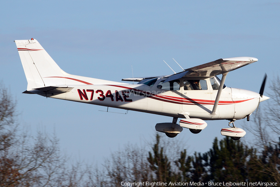 (Private) Cessna 172N Skyhawk (N734AE) | Photo 157642