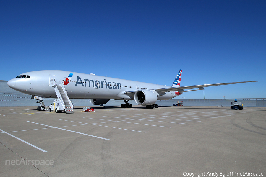 American Airlines Boeing 777-323(ER) (N735AT) | Photo 216013