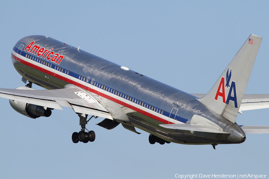 American Airlines Boeing 767-323(ER) (N7375A) | Photo 5036