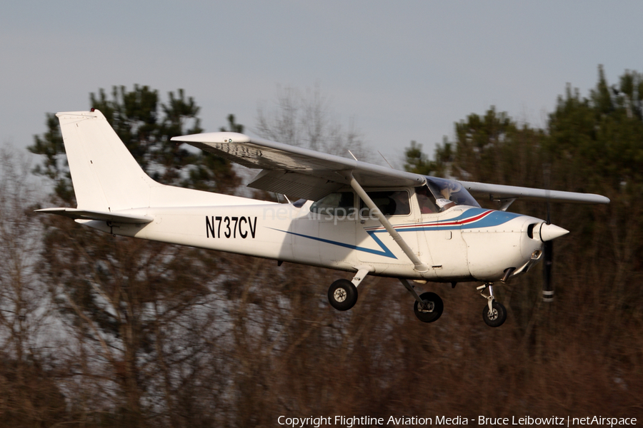 (Private) Cessna 172N Skyhawk (N737CV) | Photo 80476