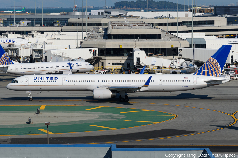 United Airlines Boeing 757-33N (N73860) | Photo 368647