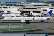United Airlines Boeing 757-33N (N73860) at  San Francisco - International, United States