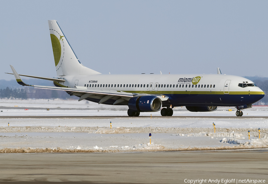 Miami Air International Boeing 737-8Q8 (N738MA) | Photo 381506