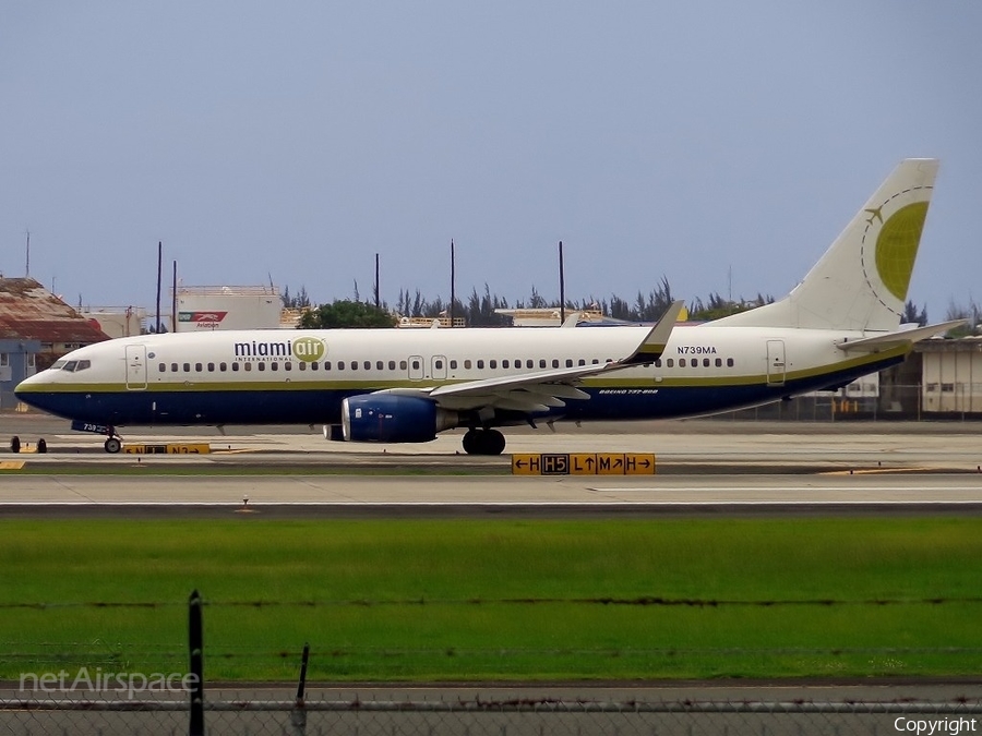 Miami Air International Boeing 737-8Q8 (N739MA) | Photo 166823