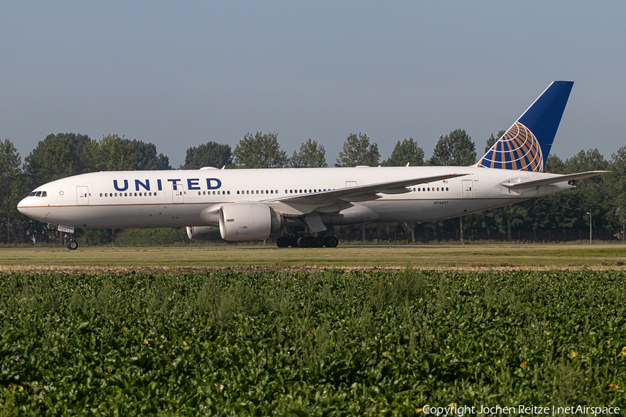 United Airlines Boeing 777-224(ER) (N74007) | Photo 346929