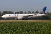 United Airlines Boeing 777-224(ER) (N74007) at  Amsterdam - Schiphol, Netherlands