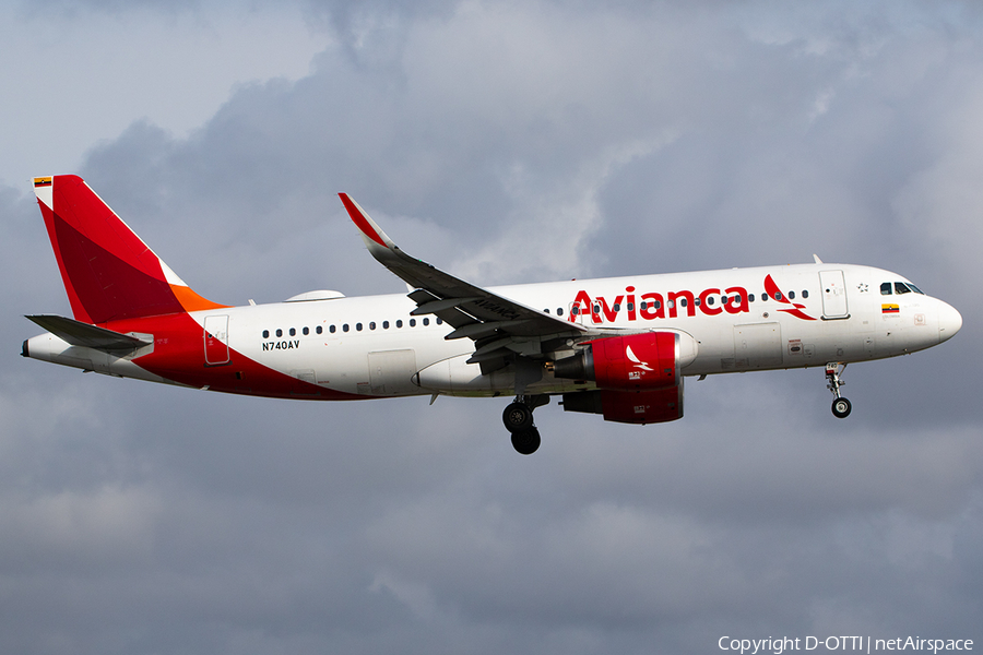 Avianca Airbus A320-214 (N740AV) | Photo 609442