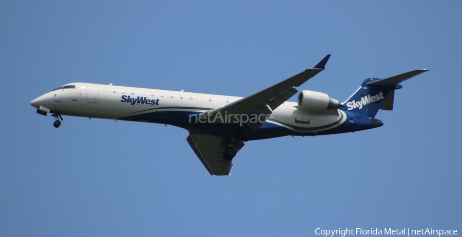 SkyWest Airlines Bombardier CRJ-701ER (N741EV) | Photo 351287