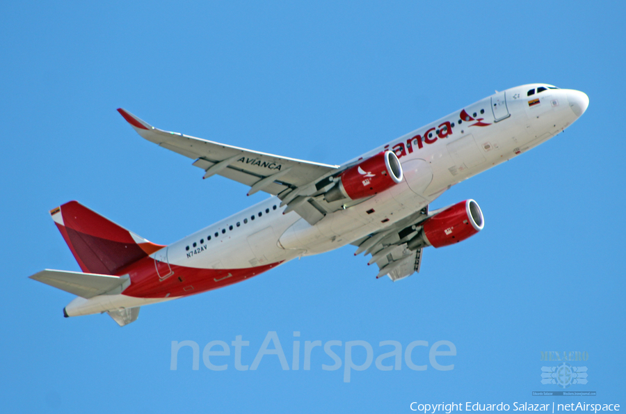 Avianca Airbus A320-214 (N742AV) | Photo 400032