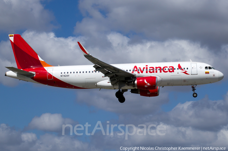 Avianca Airbus A320-214 (N742AV) | Photo 158821